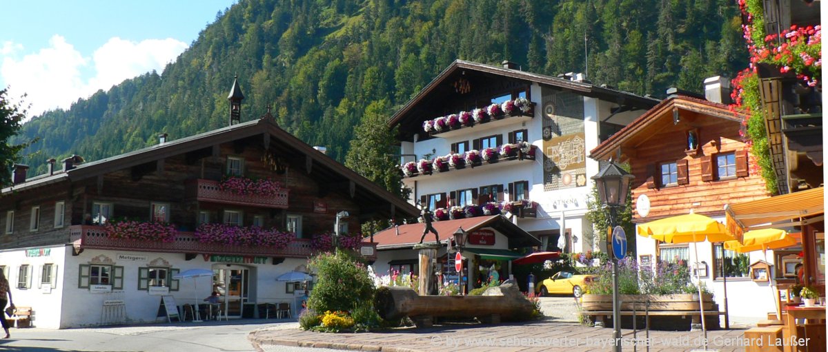 reit-im-winkl-ferienwohnungen-chiemgau-unterkunft-dorfplatz