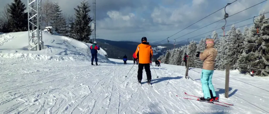 Skifahren in Deutschland Kalte Füße was tun? Warme Socken beim Skifahren in Deutschland