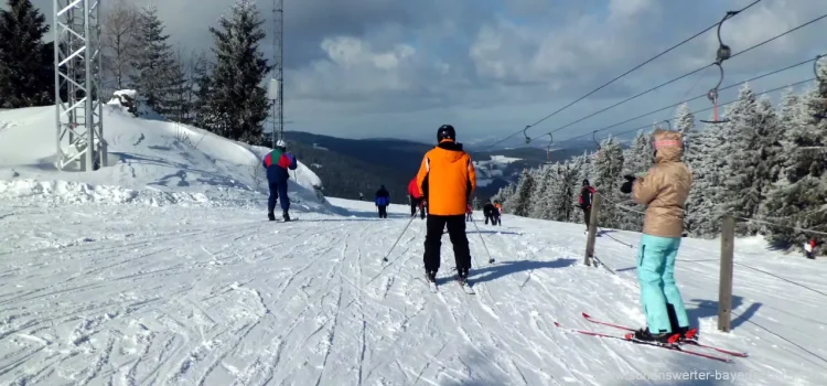 skiurlaub-deutschland-skifahren-winterurlaub-warme-socken
